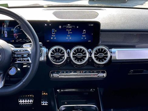 Used 2025 Mercedes-Benz GLB 35 AMG 4MATIC image 7