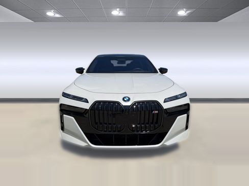 Certified 2024 BMW i7 M70 w/ Executive Package AWD/4WD image 6