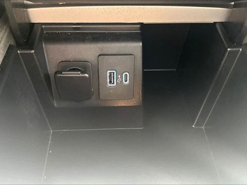 Used 2022 Ford Explorer ST image 24