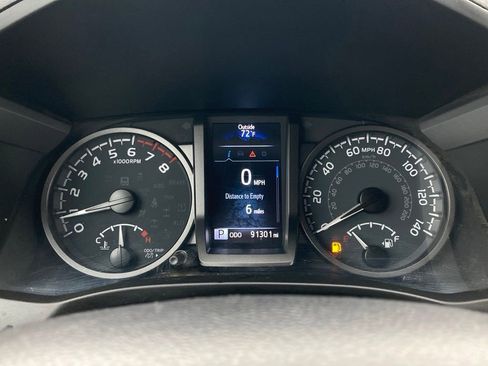 Used 2021 Toyota Tacoma TRD Off-Road w/ Technology Package AWD/4WD image 13