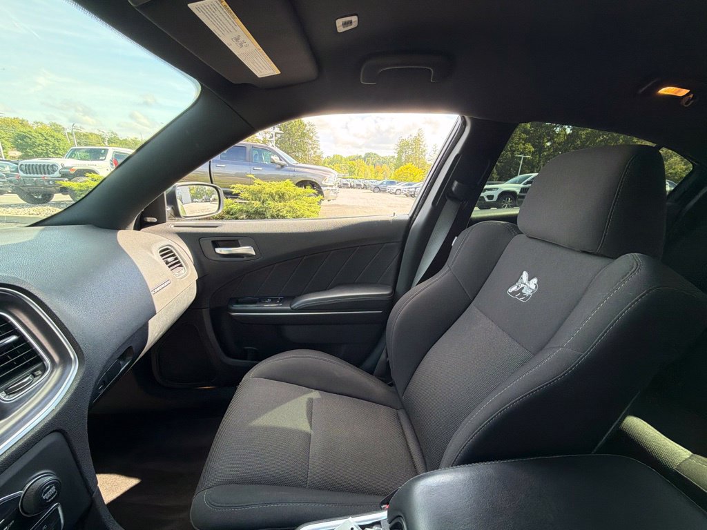 Used 2018 Dodge Charger R/T Scat Pack RWD image 33