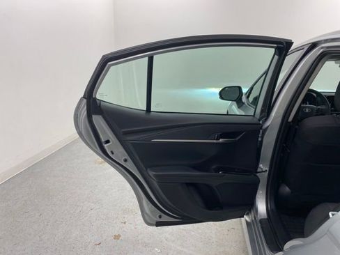 Used 2025 Toyota Camry LE image 27