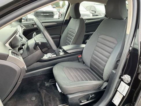 Used 2017 Ford Fusion SE image 14