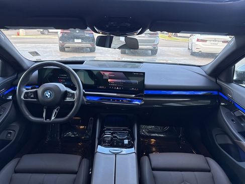 Used 2025 BMW i5 eDrive40i w/ M Sport Package RWD image 14