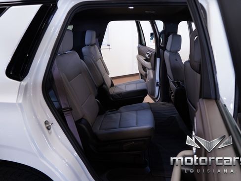 Used 2024 Chevrolet Tahoe Z71 AWD/4WD image 33
