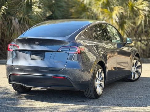 Used 2021 Tesla Model Y Long Range AWD/4WD image 12