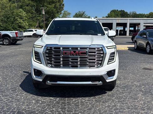 Used 2026 GMC Yukon Denali w/ Sun & Power Step Package AWD/4WD image 2