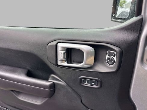 Used 2018 Jeep Wrangler Unlimited Sport S AWD/4WD image 14
