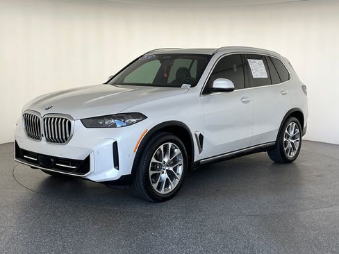 Used 2024 BMW X5 xDrive40i w/ Parking Assistance Package AWD/4WD image 9