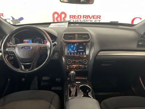 Used 2019 Ford Explorer XLT w/ Equipment Group 201A image 13