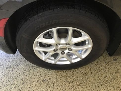 Used 2022 Chrysler Pacifica Touring-L image 25