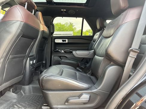 Used 2022 Ford Explorer Platinum w/ Equipment Group 601A image 38