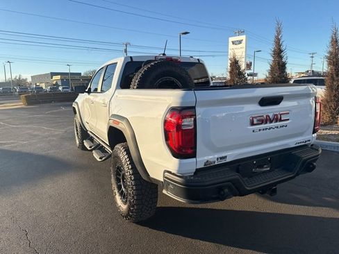 Used 2024 GMC Canyon AT4X w/ AT4X AEV Edition image 18