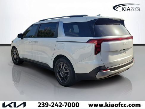 Certified 2025 Kia Carnival EX FWD image 4