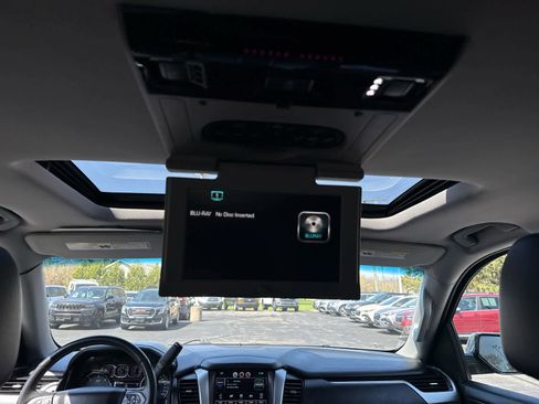 Used 2015 Chevrolet Tahoe LTZ image 17