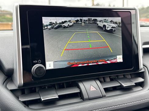 Used 2024 Toyota RAV4 XLE FWD image 29