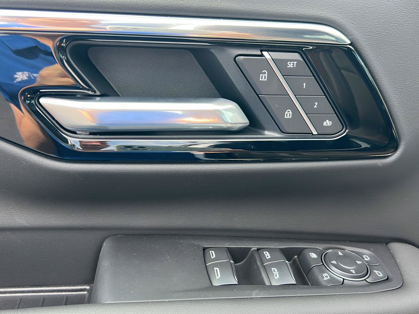 New 2026 Chevrolet Tahoe High Country AWD/4WD image 15