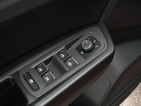 Used 2018 Volkswagen Atlas SE FWD image 19