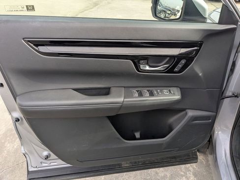 Used 2025 Honda CR-V EX-L image 11