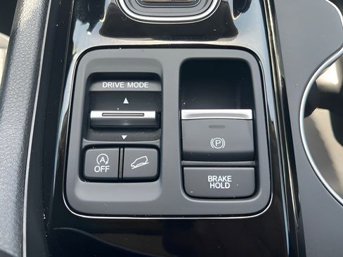 Used 2025 Honda Pilot Touring image 33