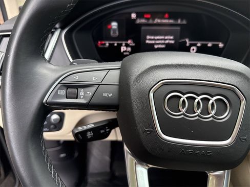 Used 2021 Audi Q5 Prestige w/ Prestige Package image 24
