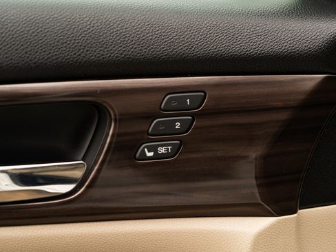 Used 2016 Honda Accord EX-L image 38