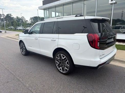 Used 2025 Ford Expedition Platinum w/ Platinum Ultimate Package AWD/4WD image 9