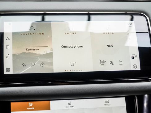 Used 2022 Land Rover Range Rover Evoque R-Dynamic SE image 21