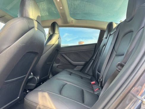 Used 2023 Tesla Model 3 Standard Range image 18