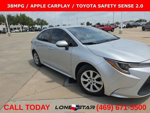 Used 2022 Toyota Corolla LE FWD image 1