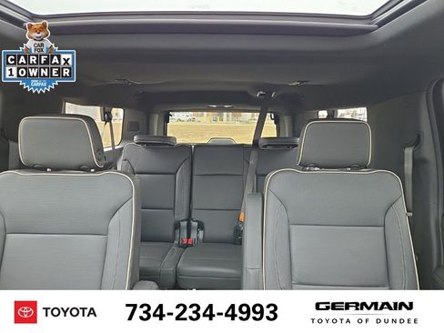 Used 2024 GMC Yukon XL SLT w/ SLT Premium Package image 14