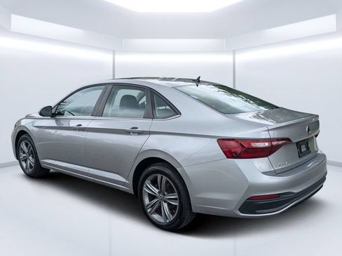Used 2024 Volkswagen Jetta SE FWD image 5