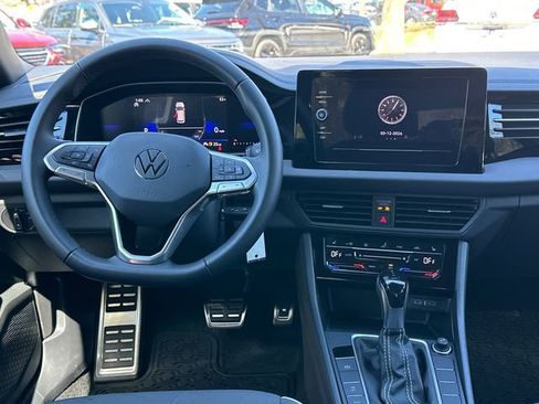 Used 2025 Volkswagen Jetta Sport image 13