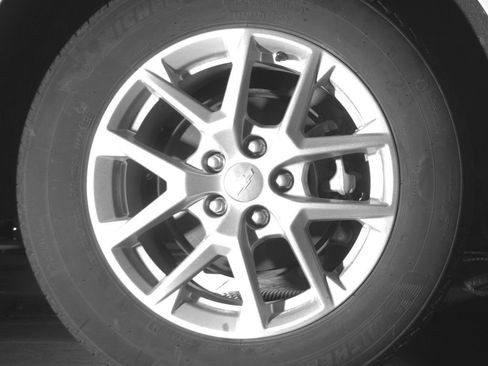 Used 2024 Chevrolet Equinox LT FWD image 18