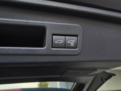 Certified 2026 Toyota 4Runner TRD Off-Road Premium AWD/4WD image 25