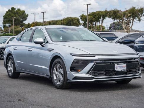 New 2026 Hyundai Sonata SE FWD image 3