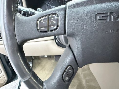 Used 2005 GMC Sierra 2500 SLT AWD/4WD image 14