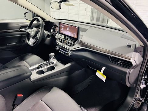 New 2025 Nissan Altima 2.5 SV w/ SV Special Edition Package image 31
