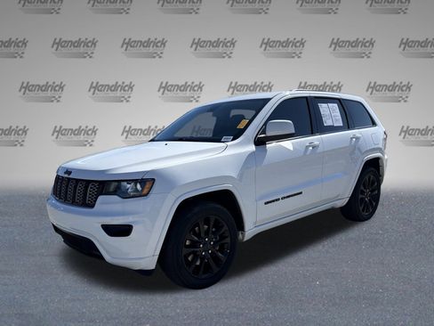 Used 2021 Jeep Grand Cherokee Laredo X image 4
