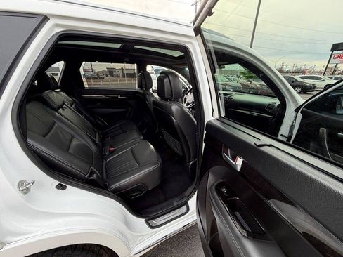 Used 2014 Kia Sorento SX FWD image 15