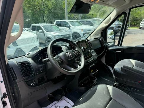 Used 2025 RAM ProMaster 2500 w/ Convenience Group FWD image 3