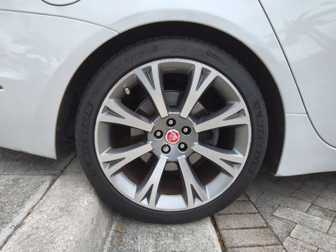 Used 2019 Jaguar XJ L Portfolio RWD image 51