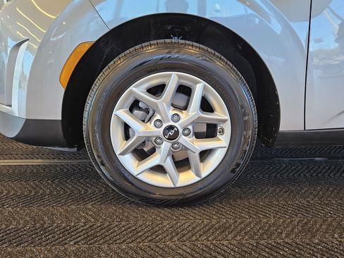 Used 2025 Kia Soul LX w/ LX Technology Package image 12