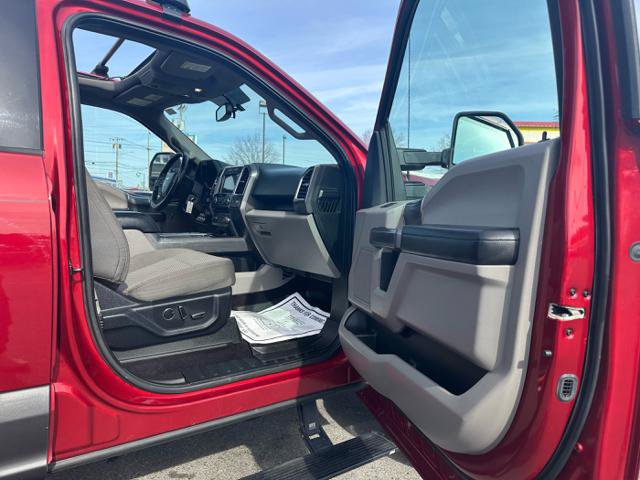 Used 2016 Ford F150 XLT w/ Equipment Group 302A Luxury AWD/4WD image 19