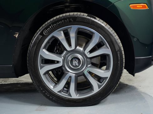 Used 2023 Rolls-Royce Cullinan w/ Cullinan Package image 73