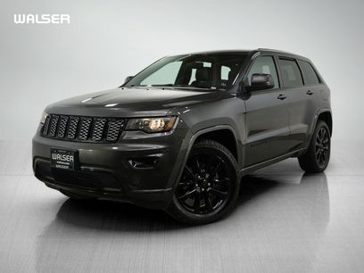 Used 2017 Jeep Grand Cherokee Altitude