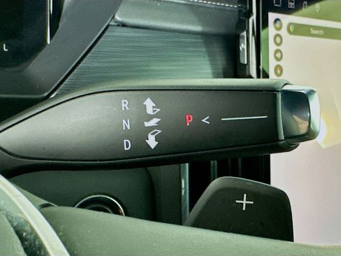 Used 2025 GMC Acadia Elevation image 24