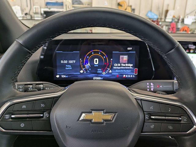 Used 2025 Chevrolet Equinox LT FWD image 29