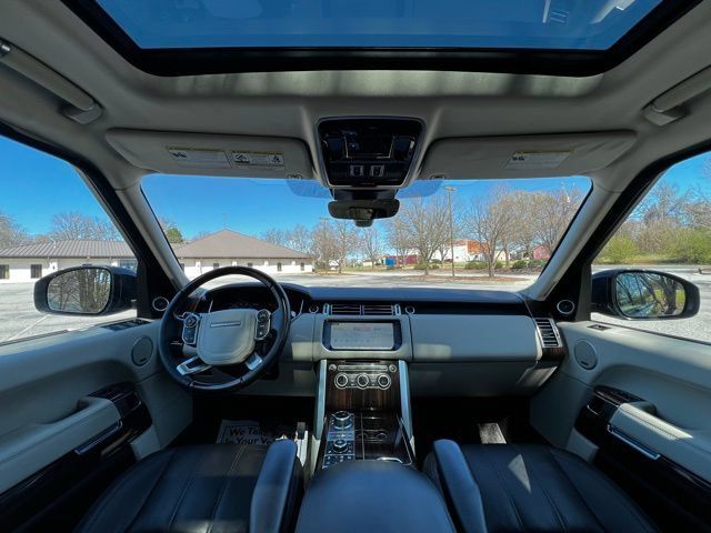 Used 2017 Land Rover Range Rover HSE AWD/4WD image 27