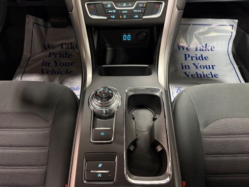 Used 2020 Ford Fusion SE FWD image 24